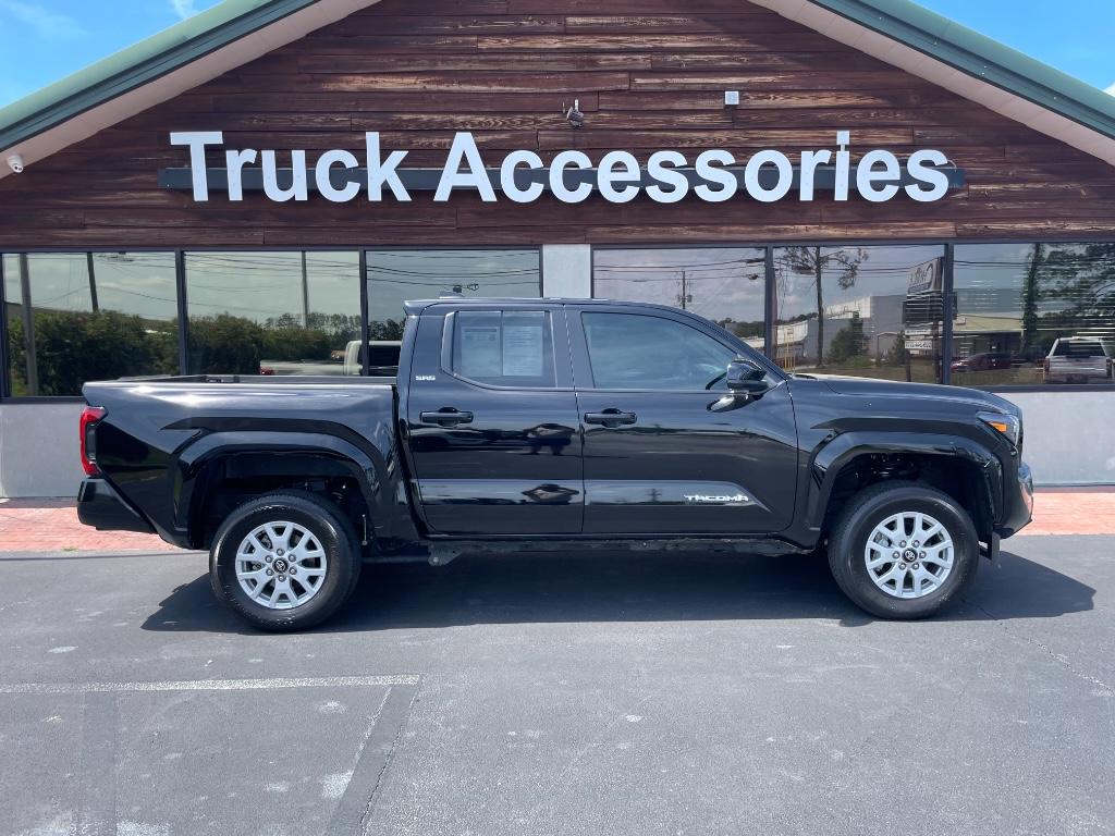 2024 Toyota Tacoma SR5 - Photo 9